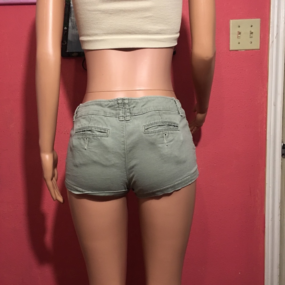 Shorts - Picture 4 of 4